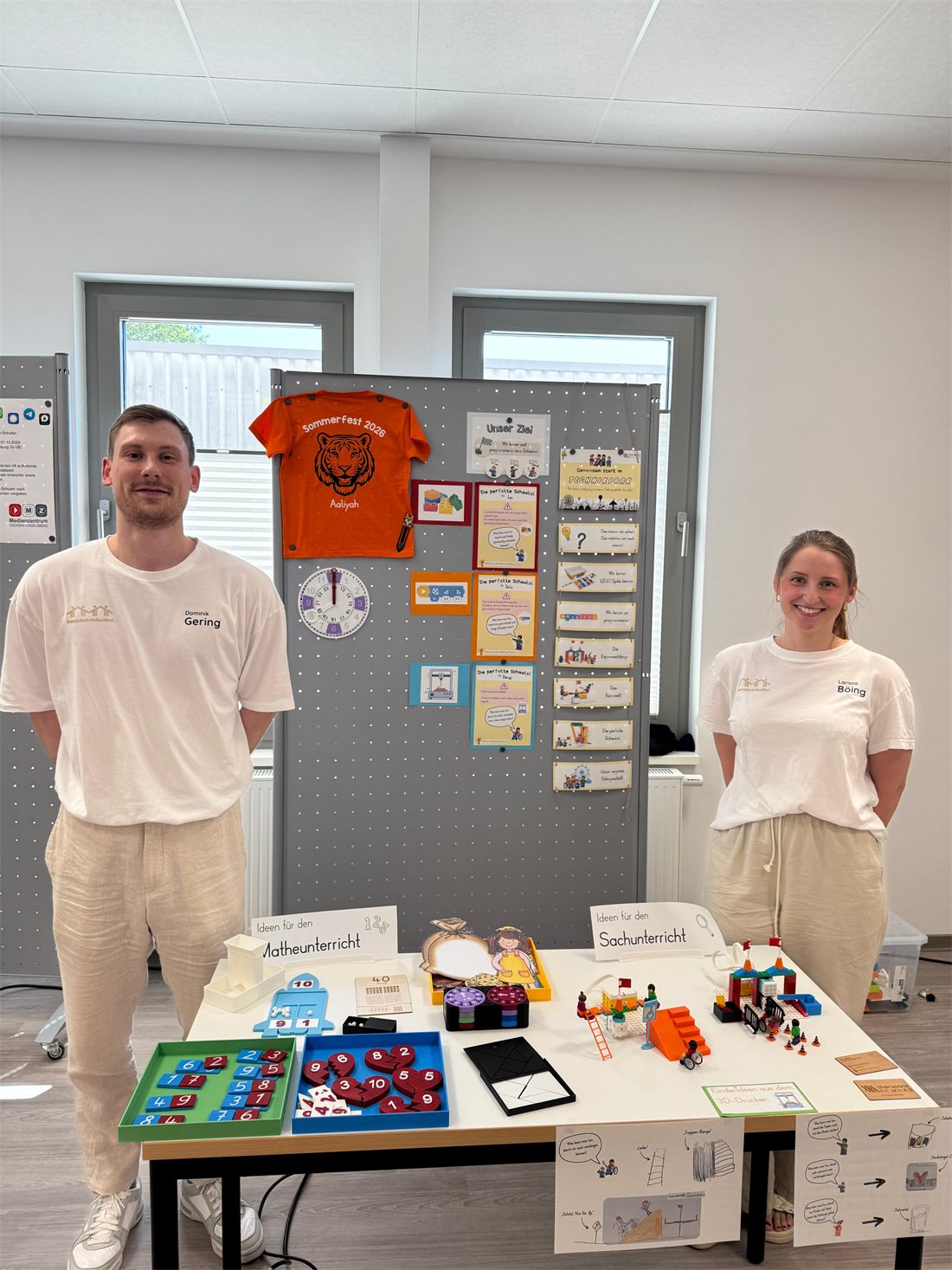 Dominik Gering und Larissa Böing am Makerspace-Stand der Grundschule Gießen-West